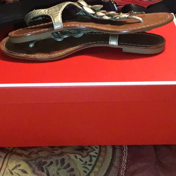 COACH METALLIC GOLD LEATHER BUCKLE SANDALS W/CHARM - Picture 12 of 15